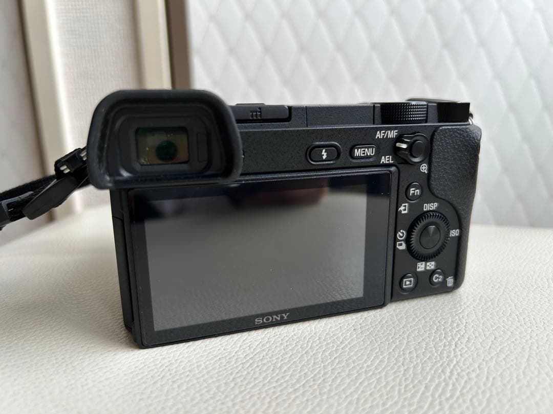 ソニー α6300 一眼レフ フルセット ほぼ新品シャッター数2000