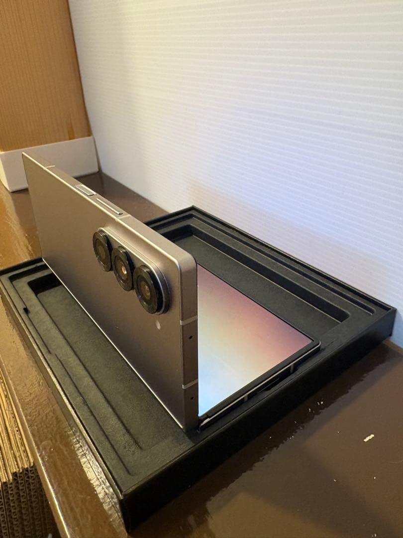 Samsung Galaxy Z Fold 6 シルバー