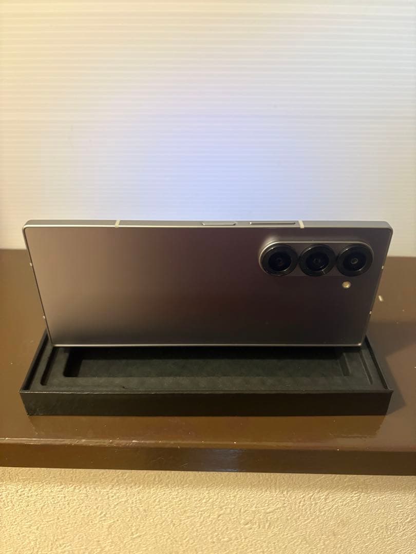 Samsung Galaxy Z Fold 6 シルバー