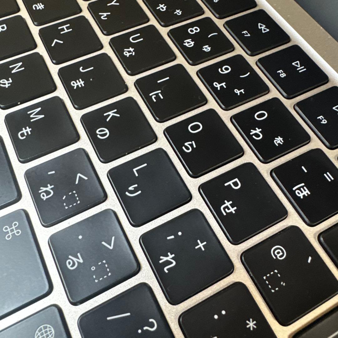 Apple MacBook m2 8gb 256gbスターライト