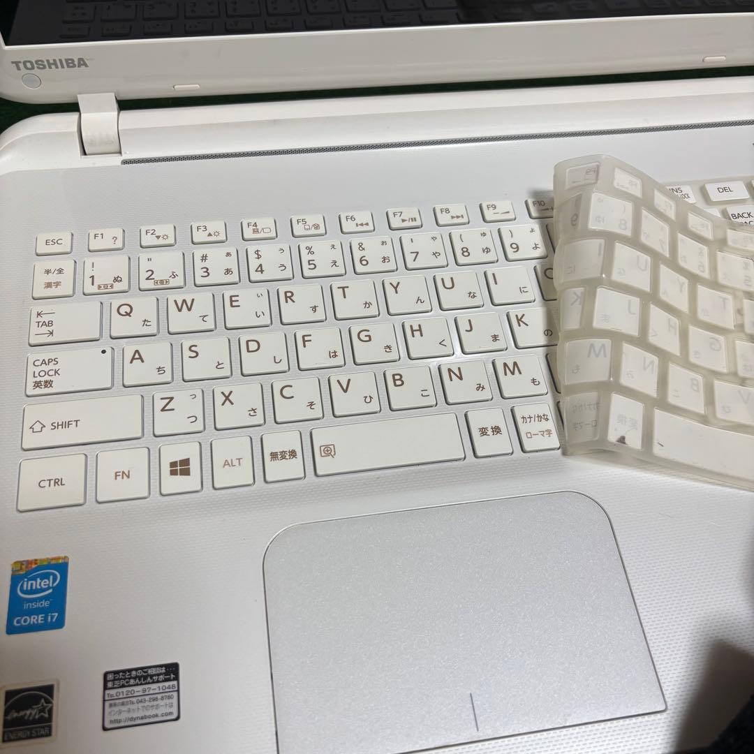 東芝　ノートパソコン dynabook T75