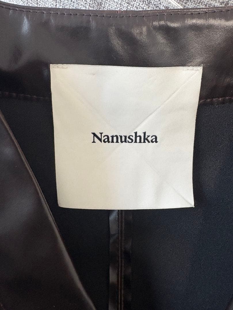 滝沢眞規子着用　ナヌーシュカ　nanushka アウター