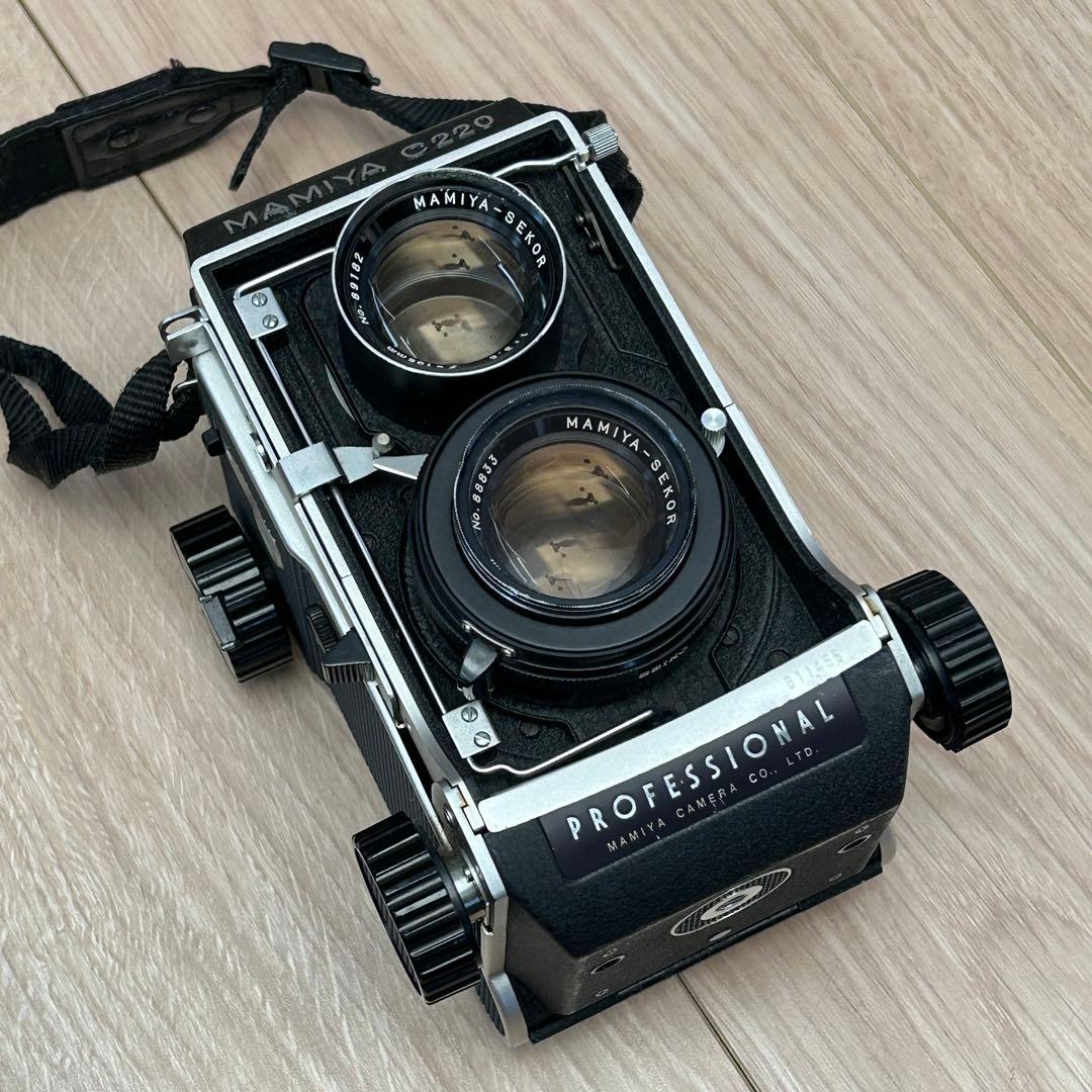 マミヤ　正方形　フィルムカメラ　レンズ付き