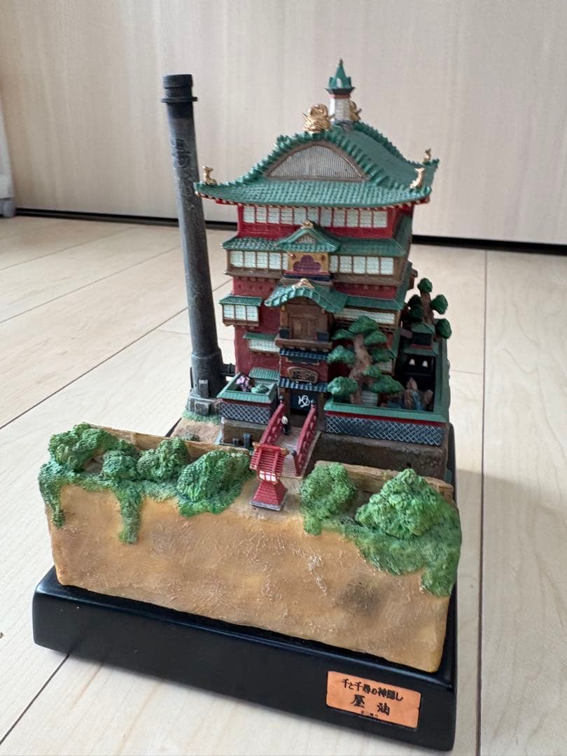 やや訳あり　ジブリ　千と千尋の神隠し　油屋　ライトアップ ジオラマ