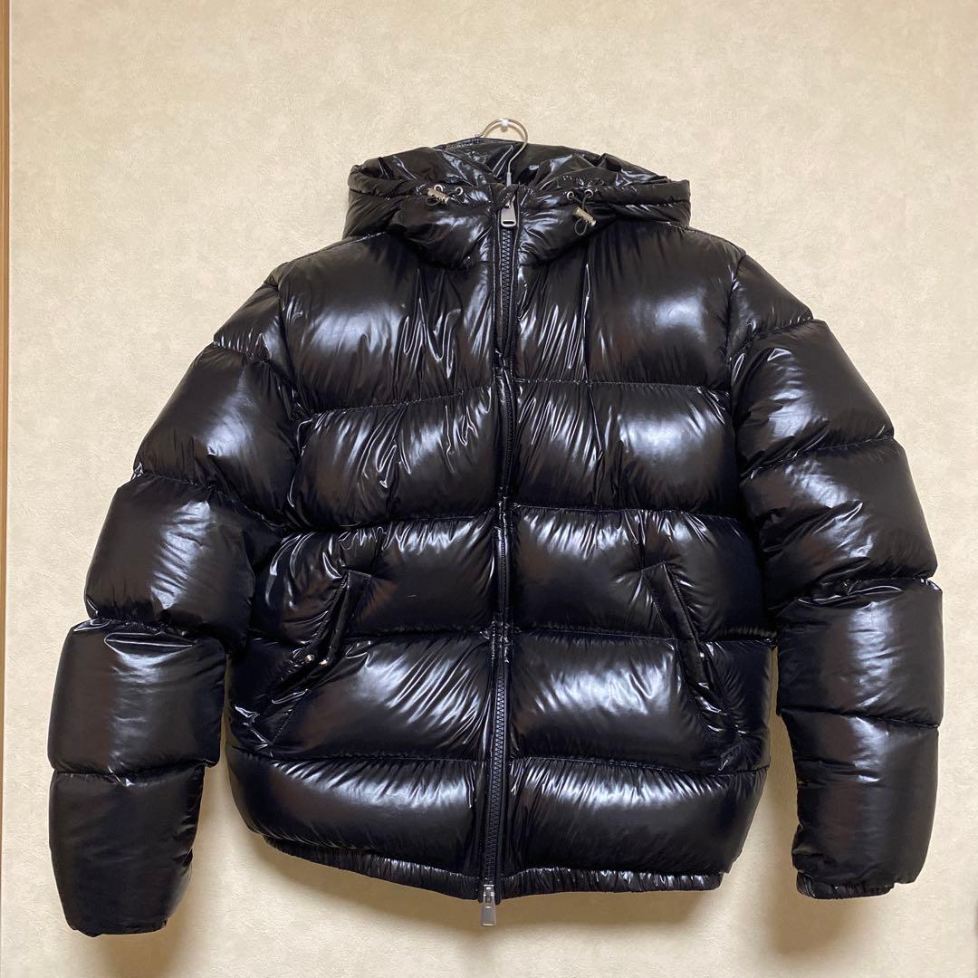 ZARA フード付き光沢ブラックダウンジャケット