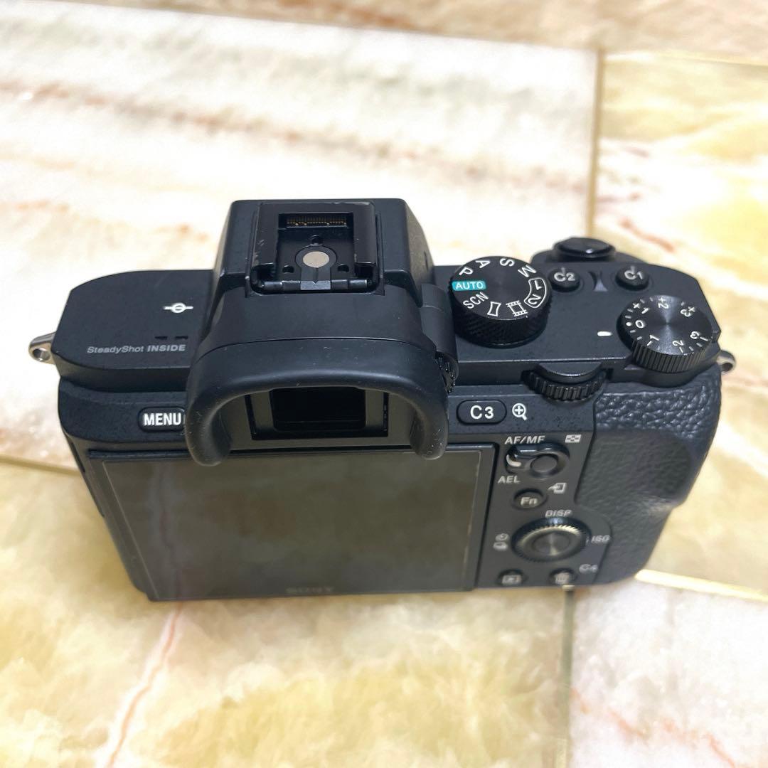 ソニー　α7ii　ボディ　(バッテリーx2、充電器付き)
