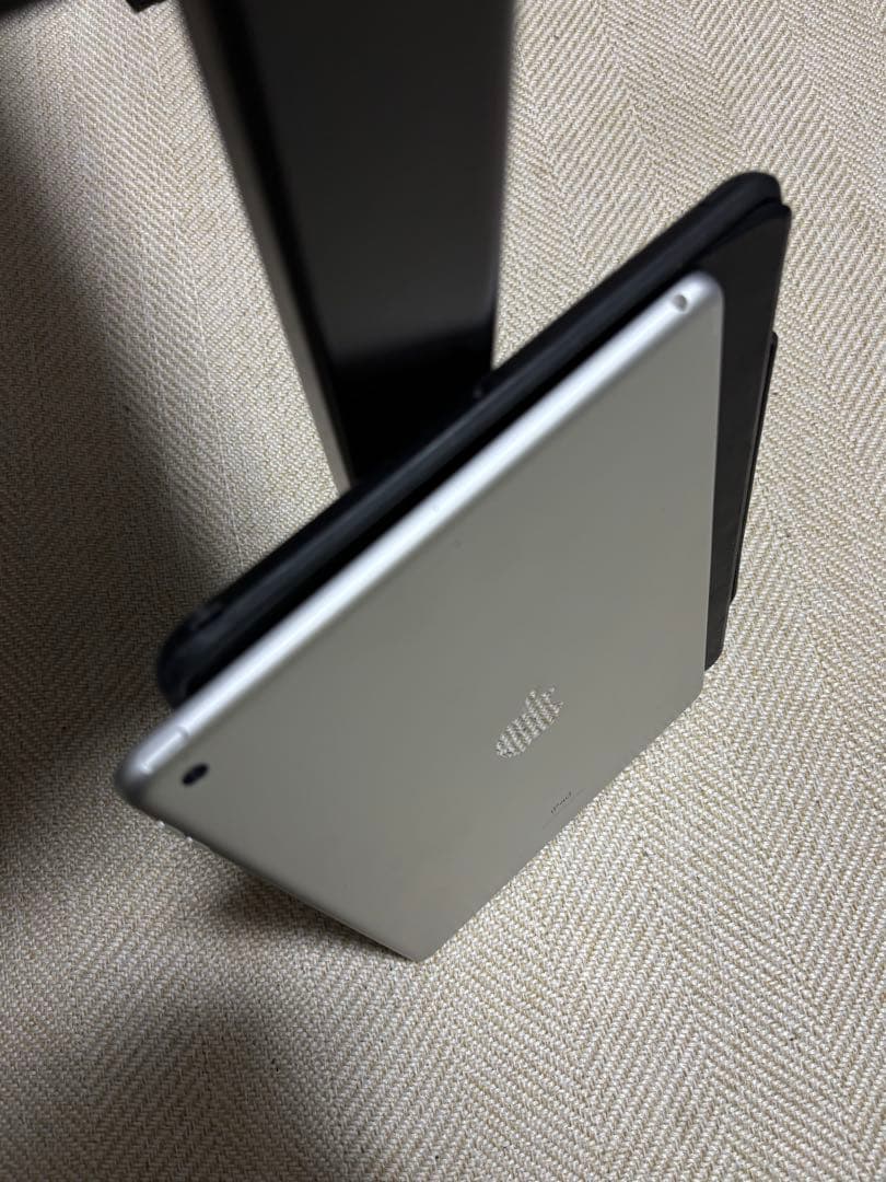 Apple iPadAirシルバー 本体