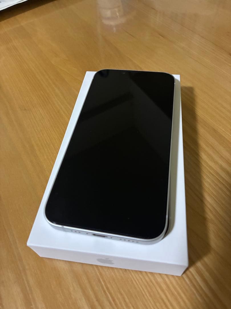 iPhone16e 128GB SIMフリー 白 ホワイト 100% 1ヶ月