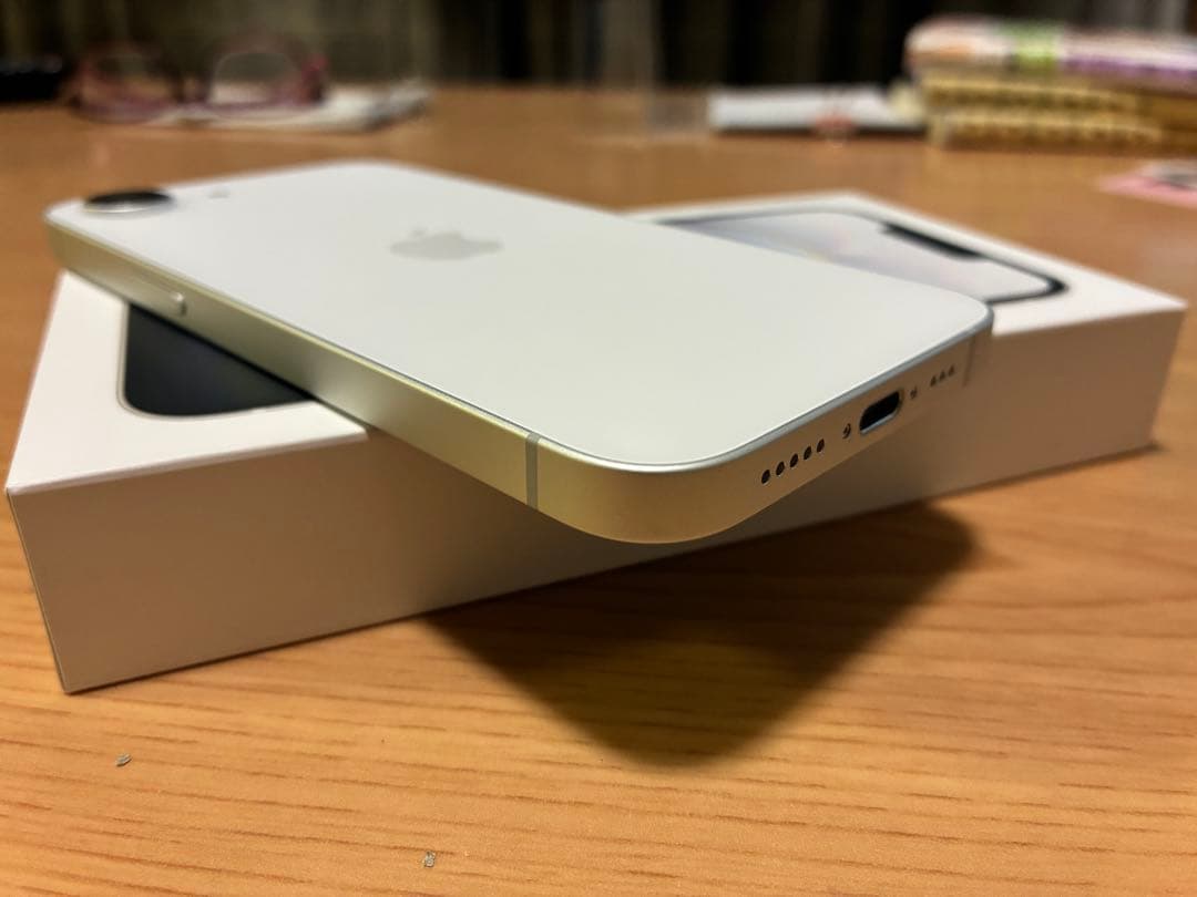 iPhone16e 128GB SIMフリー 白 ホワイト 100% 1ヶ月