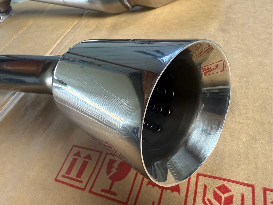 【慶04】v37 スリーキャッツ　ストレートマフラー