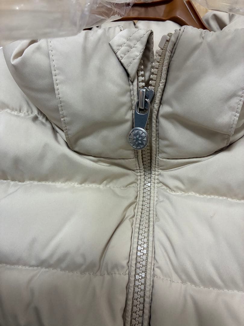 PYRENEX ベージュ ダウンジャケット フード付き