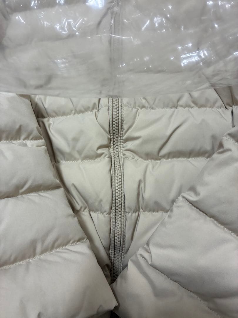 PYRENEX ベージュ ダウンジャケット フード付き