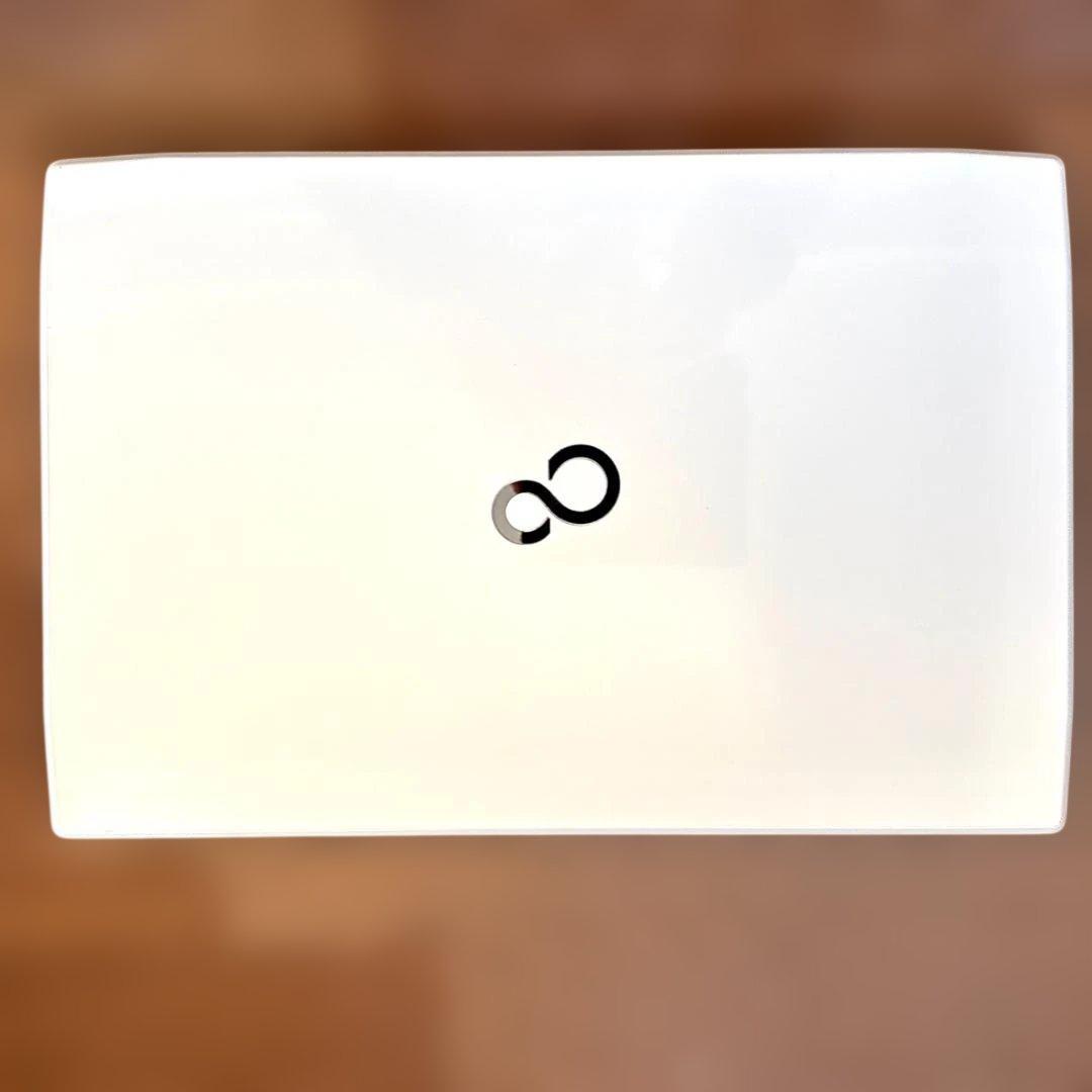 極美品！高性能i7&16GB 大画面薄型ノートパソコンカメラ付Windows11