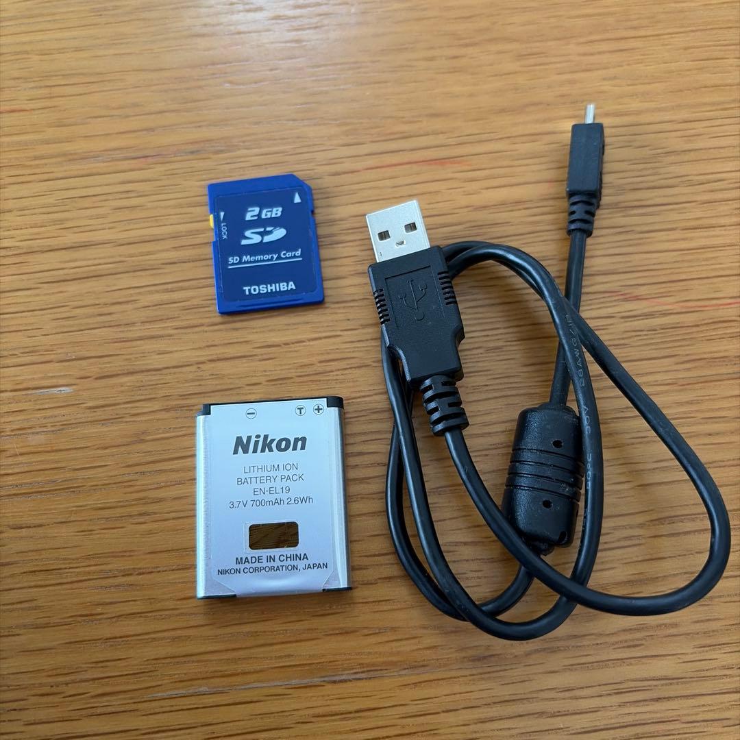 Nikon COOLPIX S3300 ピンク コンパクトデジタルカメラ　美品