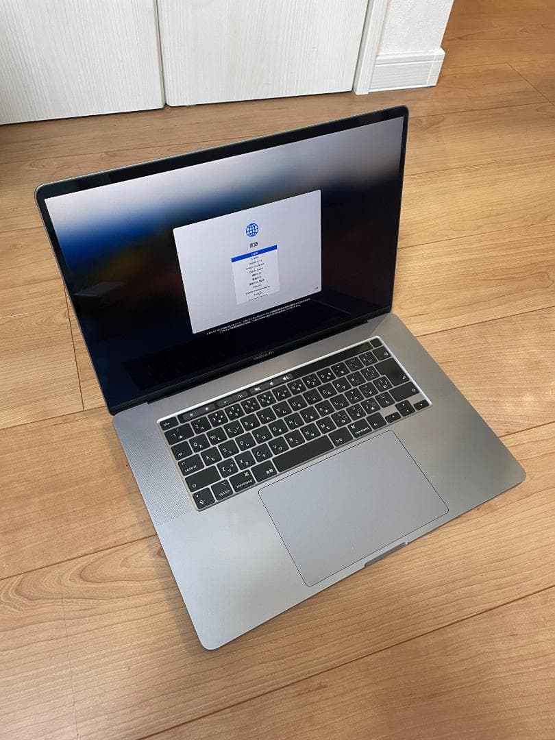 シルバー MacBook 本体 A4121　箱付き