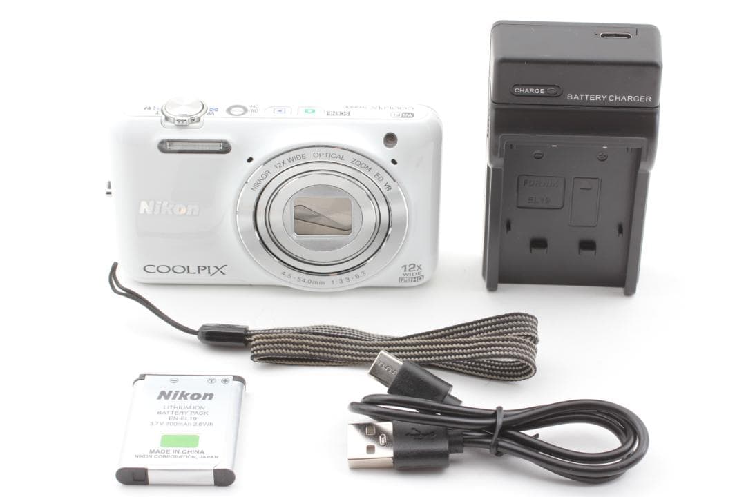 【美品】 Nikon COOLPIX S6600 ホワイト デジタルカメラ
