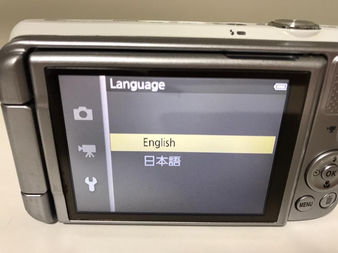 【美品】 Nikon COOLPIX S6600 ホワイト デジタルカメラ