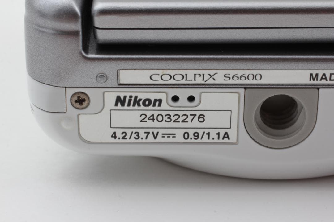 【美品】 Nikon COOLPIX S6600 ホワイト デジタルカメラ