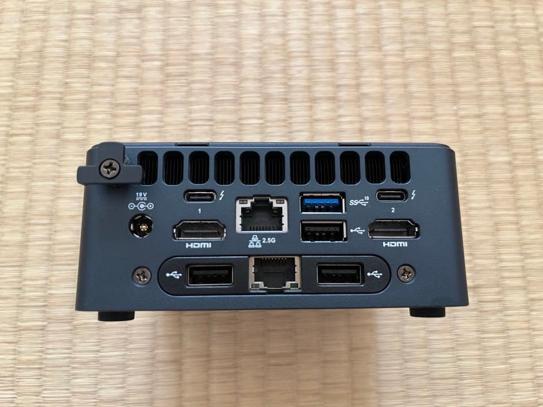 Core i3 搭載Intel NUC + 16GBx2メモリ のセット