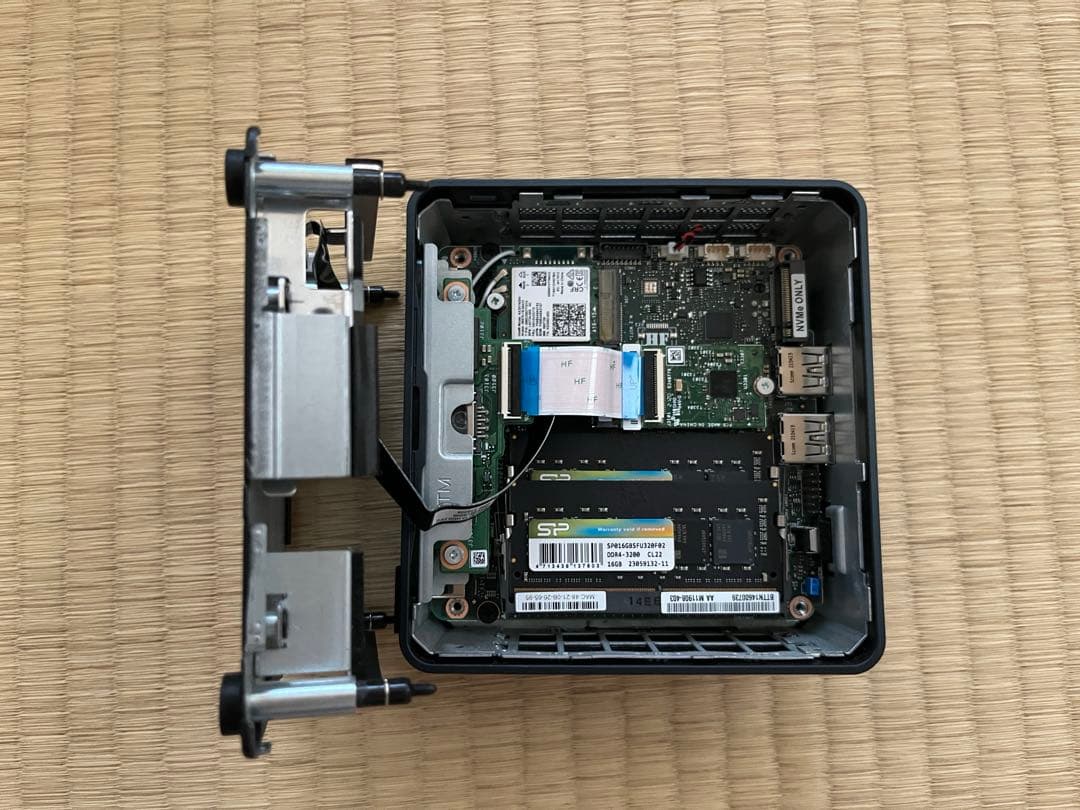 Core i3 搭載Intel NUC + 16GBx2メモリ のセット