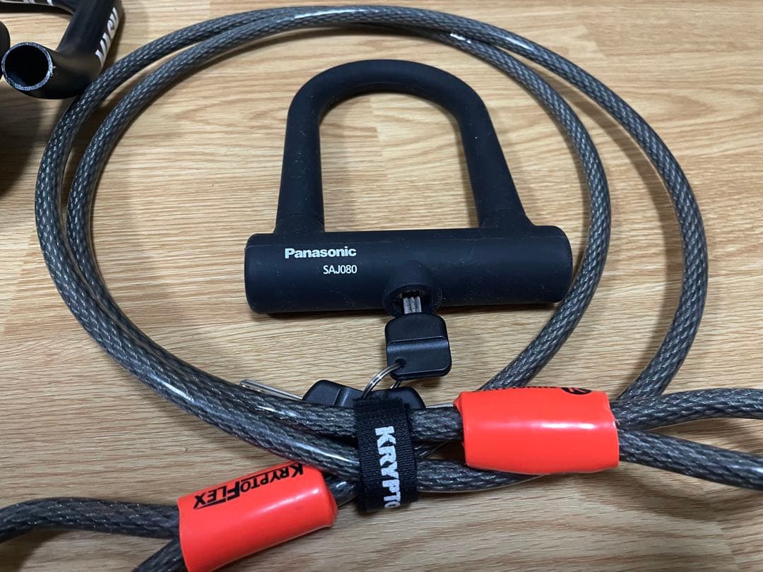 l*y様 ピストバイク リアハブ固定スタンド クリプトナイト U字ロック パーツ