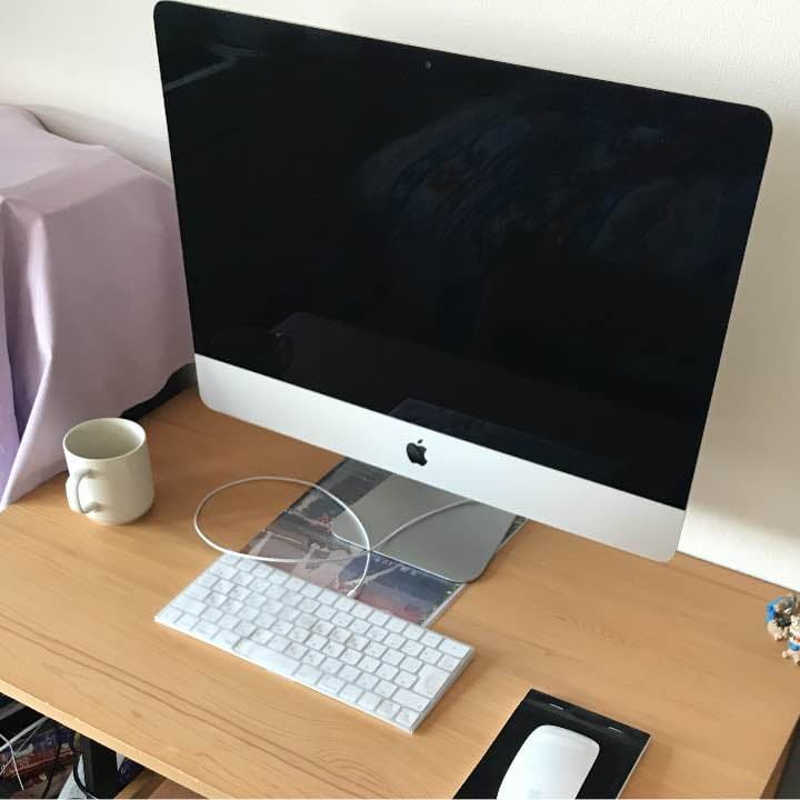 アップル 21.5インチiMac Retina 4Kディスプレイモデル