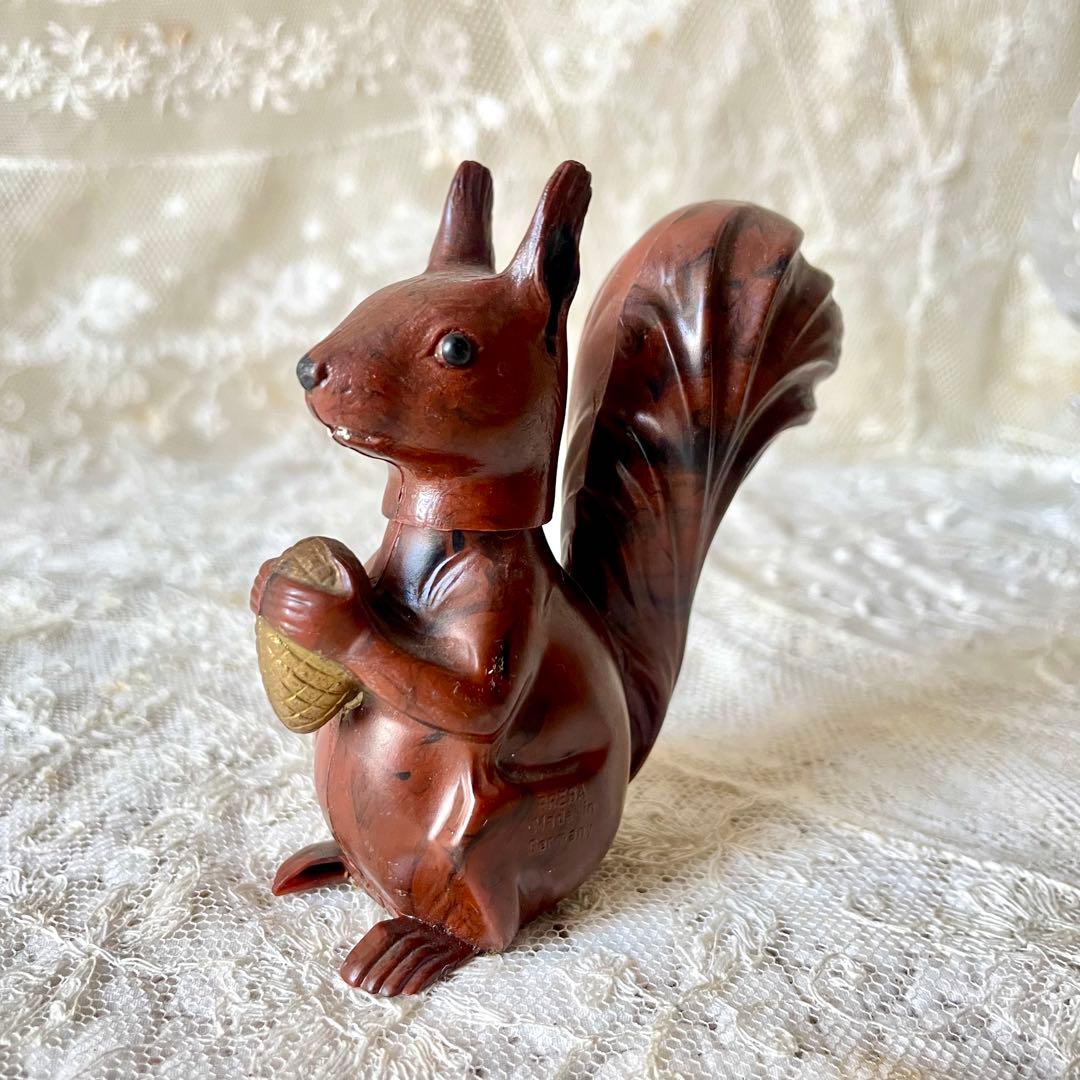 新春アンティーク福袋⑤カップ&ソーサー&タイル2枚&グラス2客&リスのオブジェ