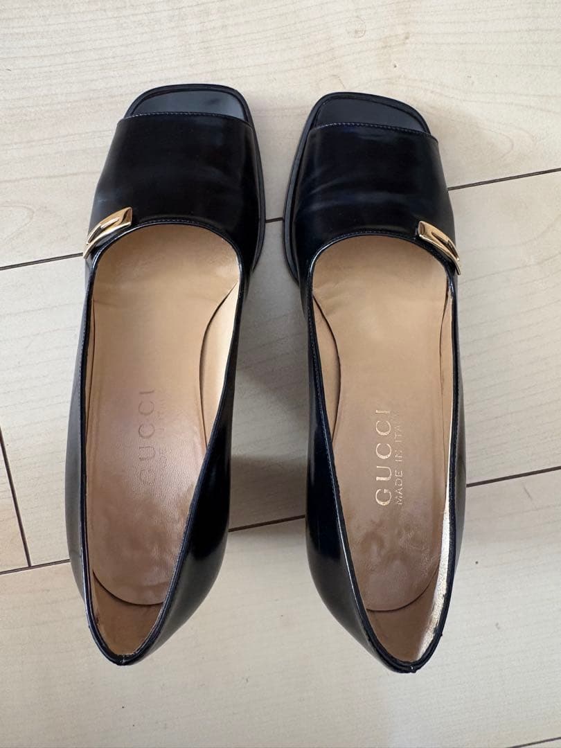 美品　23センチGUCCI ブラック オープントゥヒール