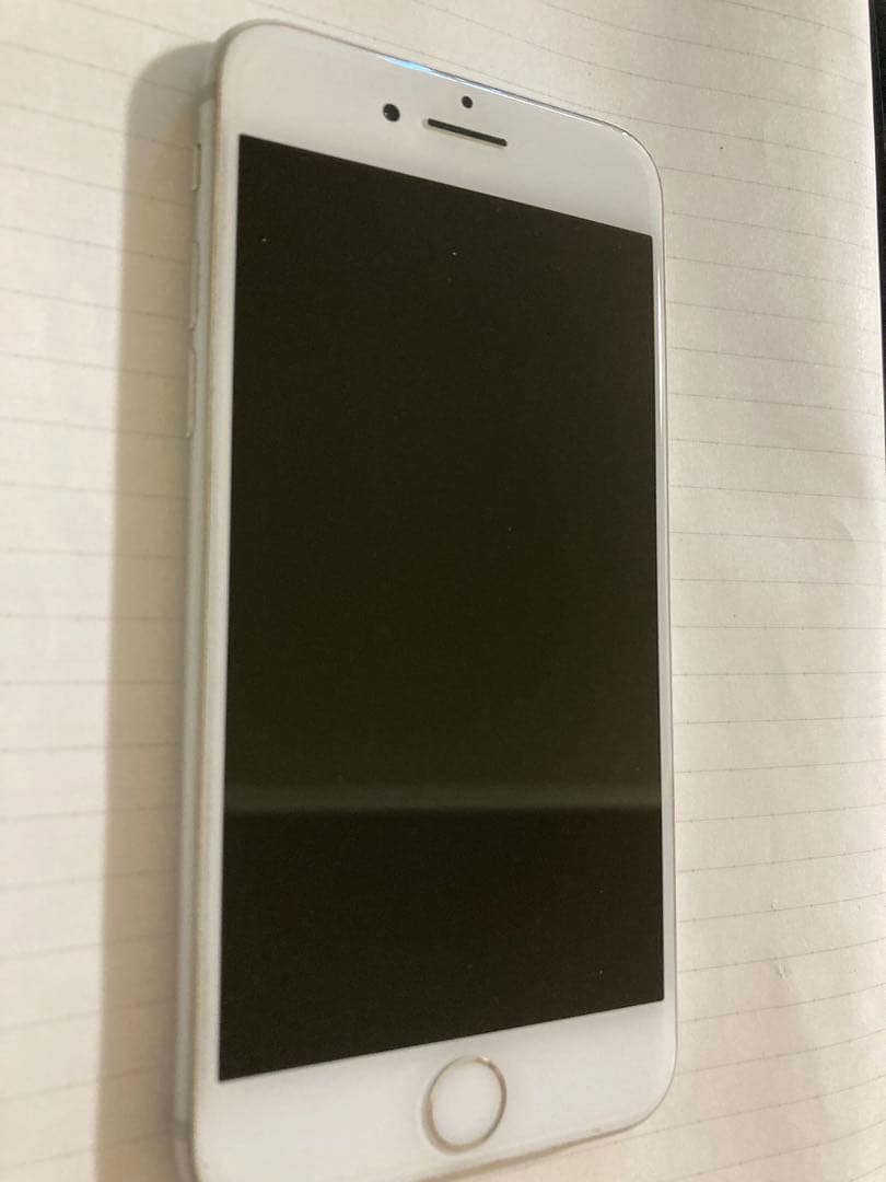 Apple iPhone 8 本体　64GB
