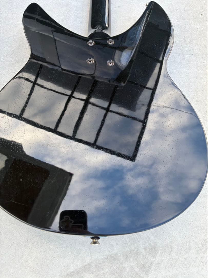 リッケンバッカータイプ　セミアコ