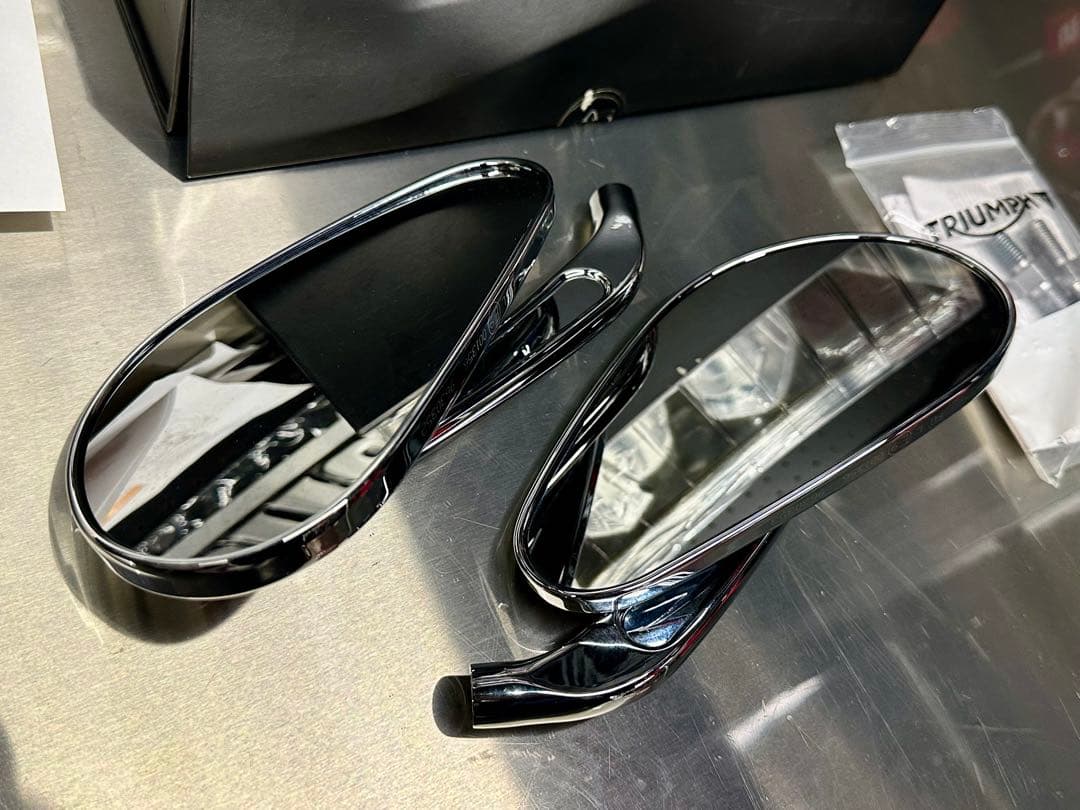 未使用 TRIUMPH トライアンフ純正 ティアドロップ ミラー （クローム）