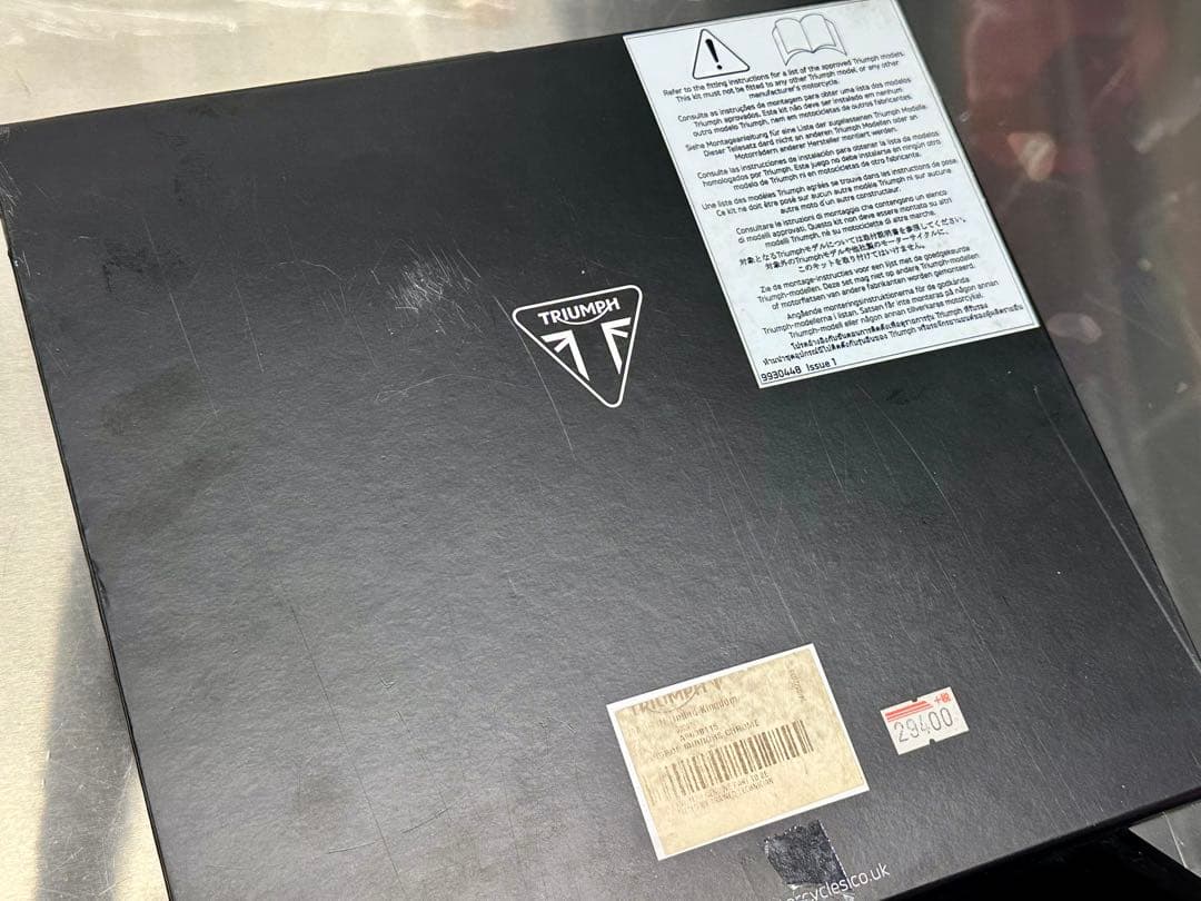 未使用 TRIUMPH トライアンフ純正 ティアドロップ ミラー （クローム）