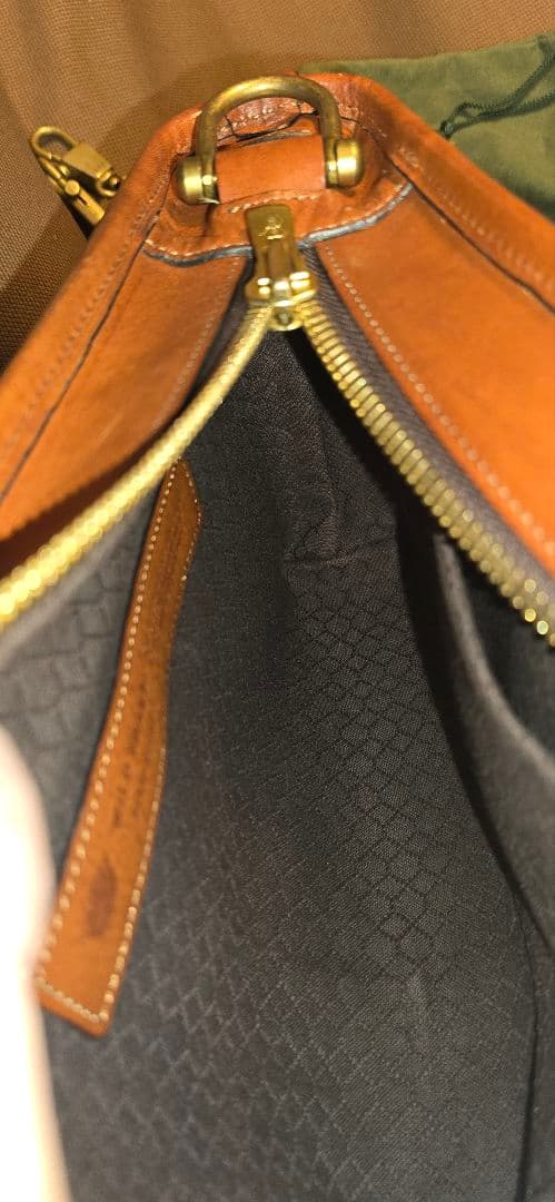 WILDSWANS COLLIER ボディバッグ