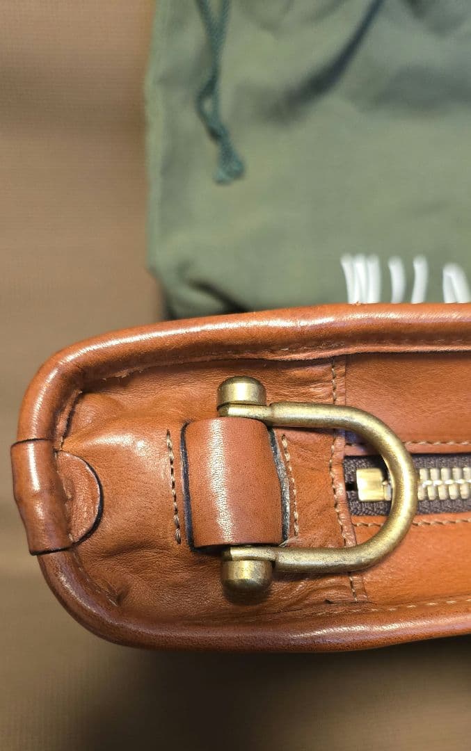 WILDSWANS COLLIER ボディバッグ