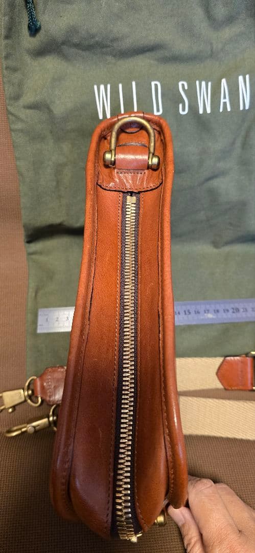 WILDSWANS COLLIER ボディバッグ