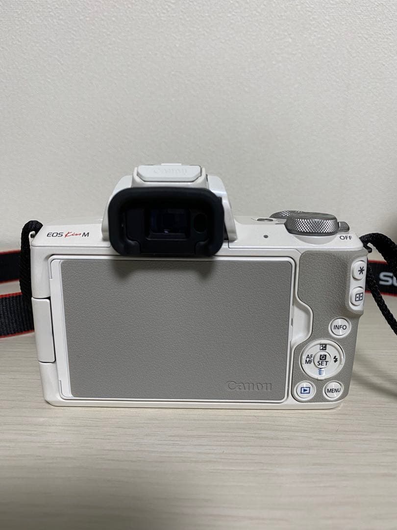 Canon ミラーレス一眼 EOSkissM トリプルレンズセット ホワイト