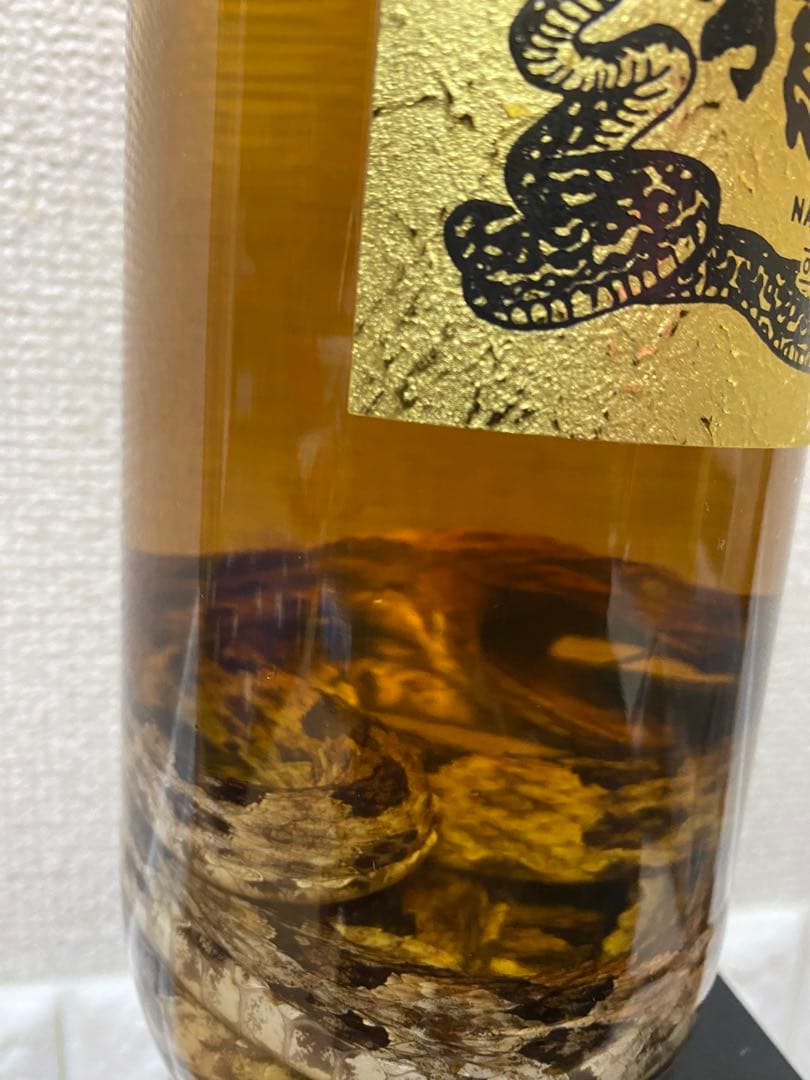 沖縄限定　南都億万長蛇　ハブ酒　800ml 化粧箱入り