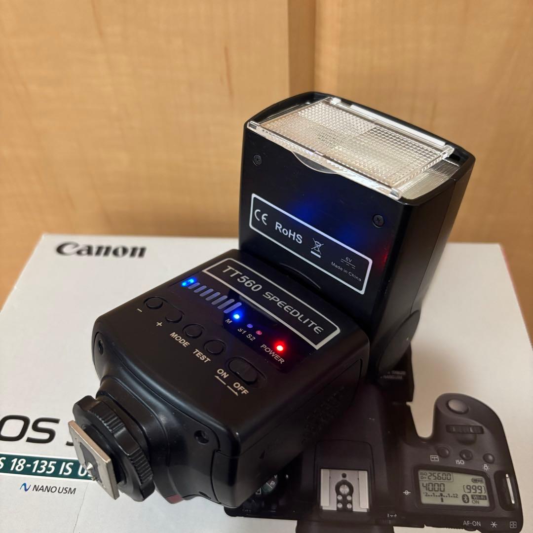 EOS 9000d 18-135 レンズキット　フルセット