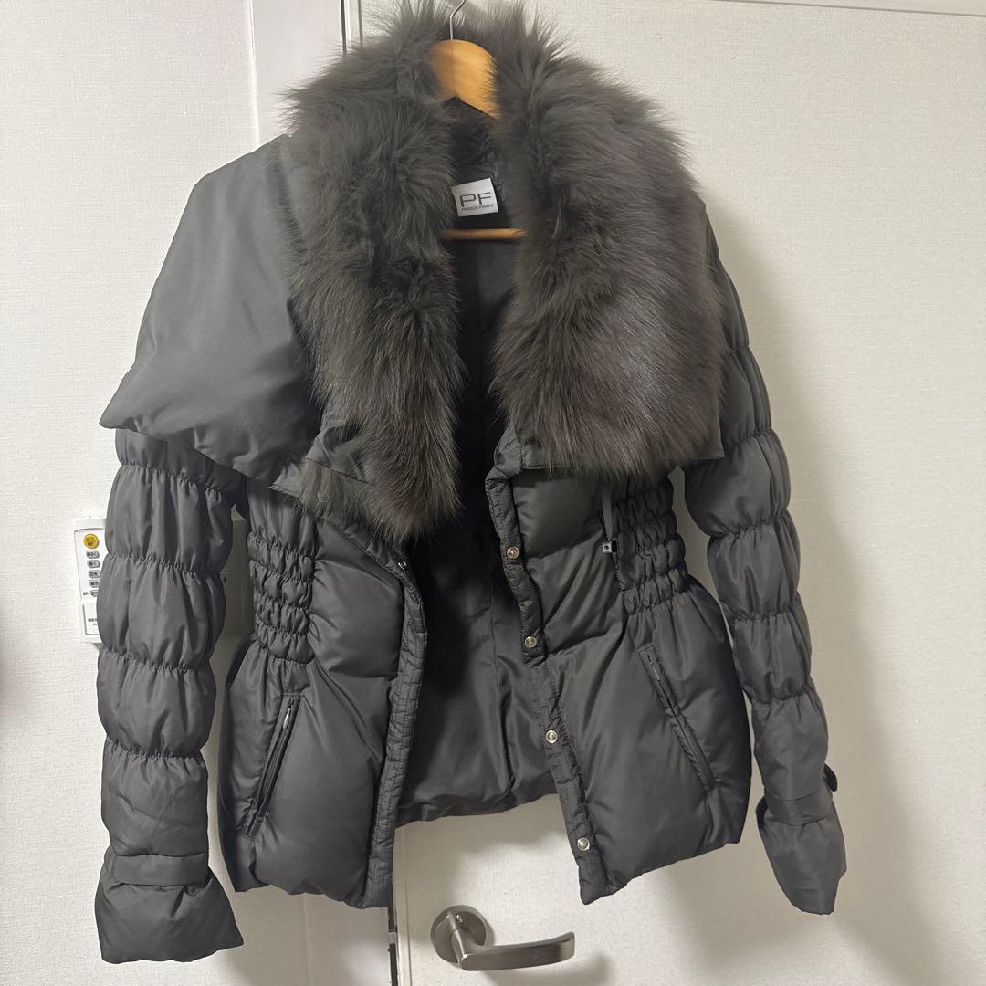 グレーショートダウンジャケット（ファー付き）