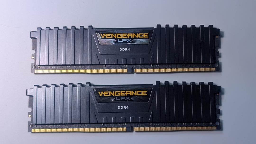 Corsair Vengeance LPX DDR4 32GB（16GB×2）