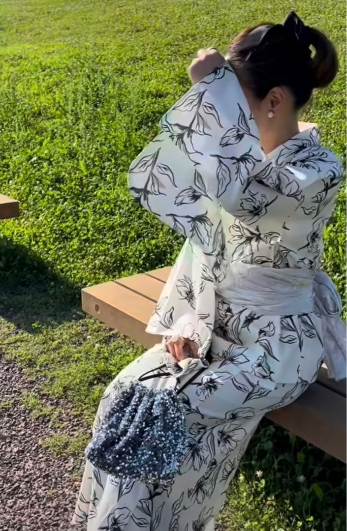 浴衣の4点セット送付 帯2種類とヘアピン？付き　新品　ワンピース浴衣　神戸レタス