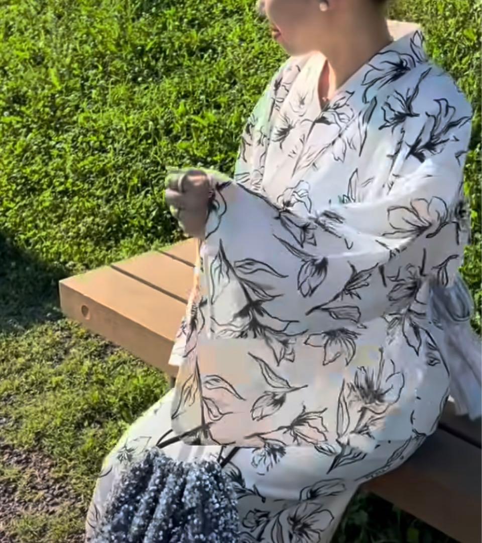 浴衣の4点セット送付 帯2種類とヘアピン？付き　新品　ワンピース浴衣　神戸レタス