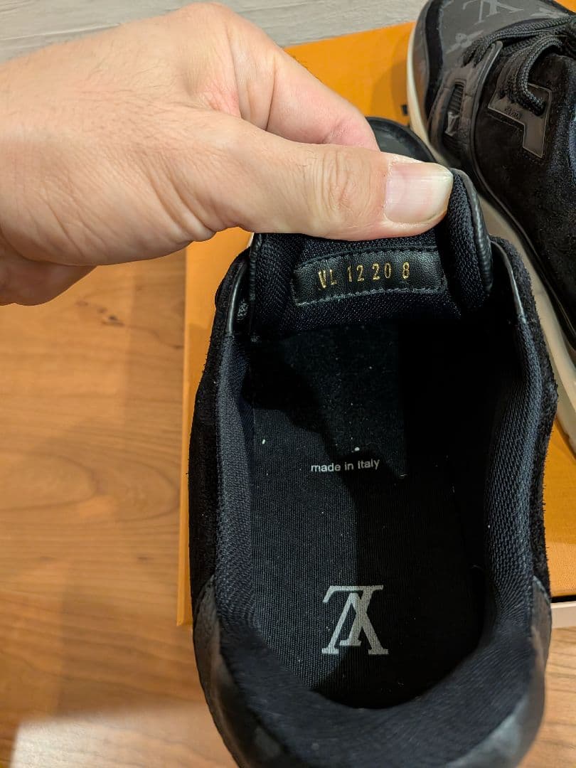 Louis Vuitton ブラックスニーカー