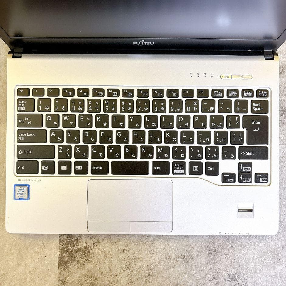 小型軽量❣ｉ5✨SSD搭載で快適✨フルHD カメラ付き 薄型 Windows11