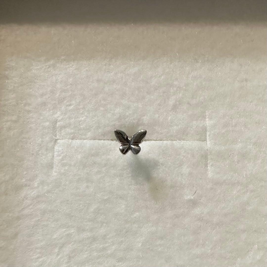 限定価格＊プラチナ バタフライ ハーフピアス