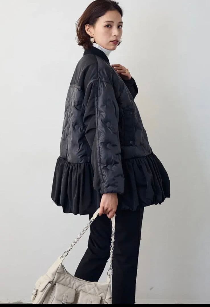 Freneフラーネドットフリル付きオーバーサイズダウンジャケット ブラック