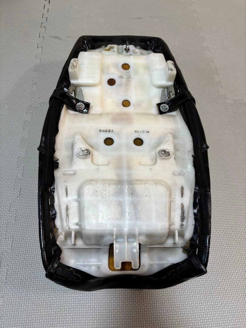 CB400SF NC39 タックロールシート　チョビ3段