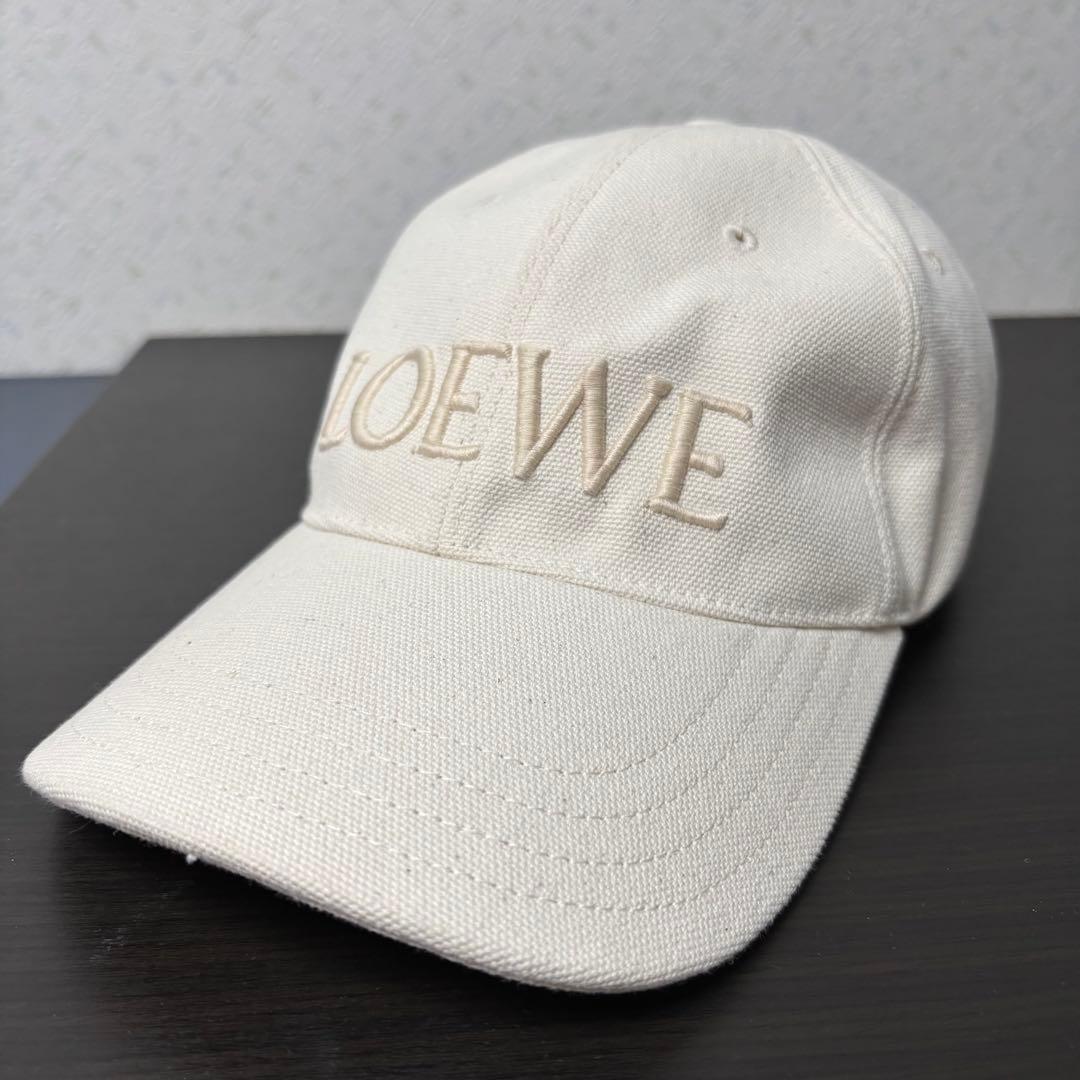 LOEWE アイボリー ロゴキャップ