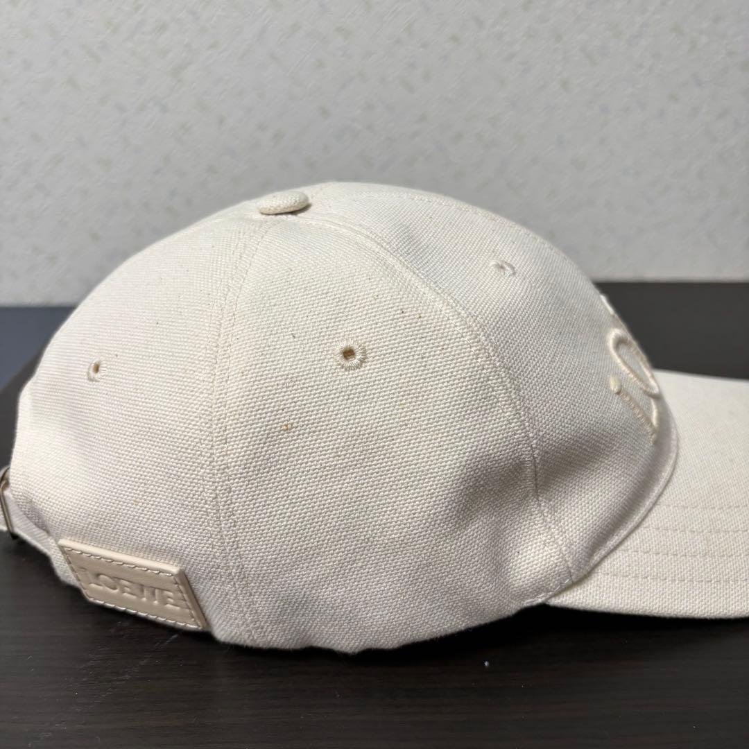 LOEWE アイボリー ロゴキャップ