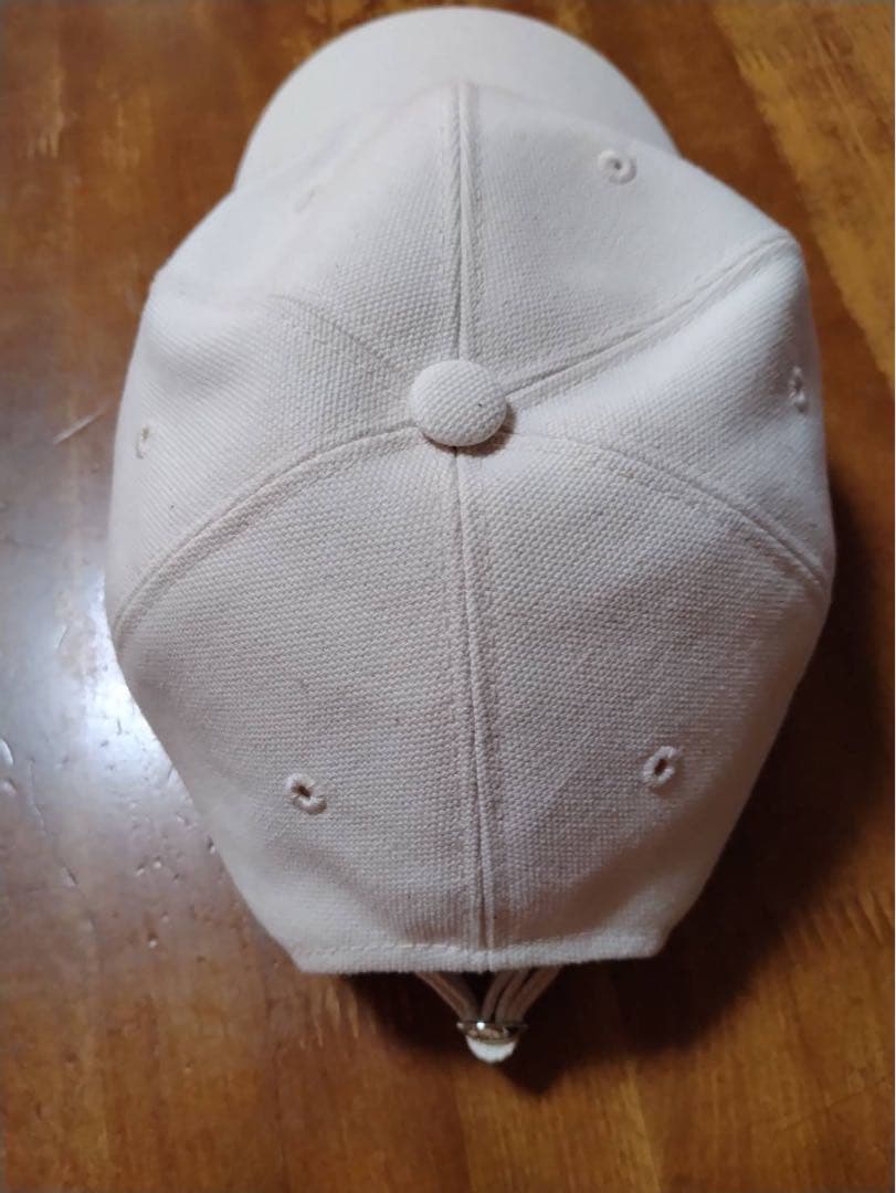 LOEWE アイボリー ロゴキャップ